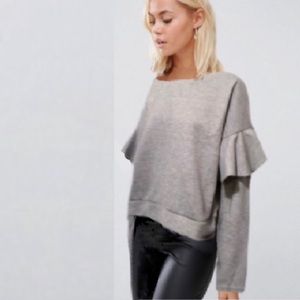 Romeo & Juliet Couture LARGE Ruffle Sleeve